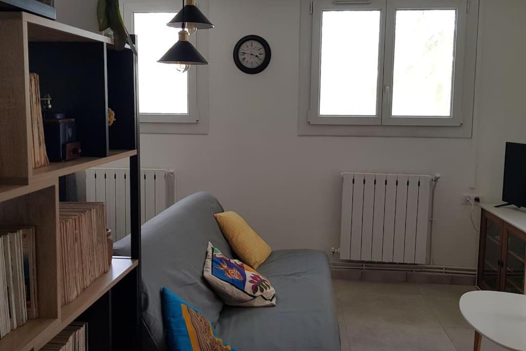 Location Appartement Dans Mas Provencal モントゥー エクステリア 写真
