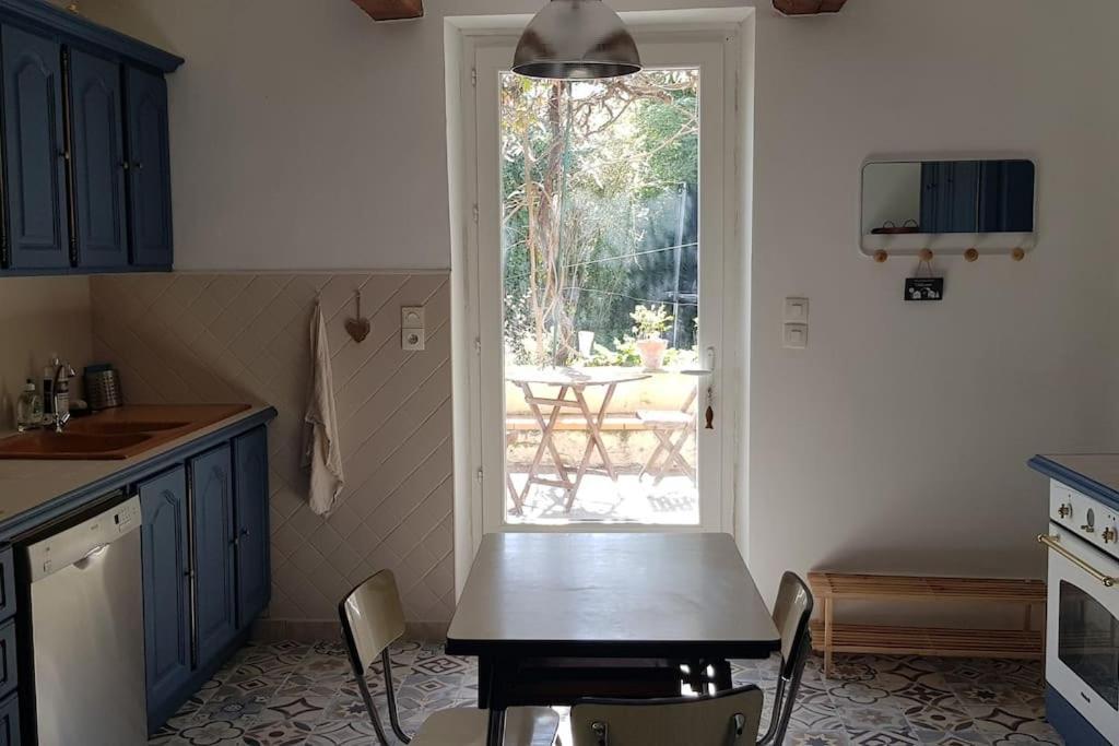 Location Appartement Dans Mas Provencal モントゥー エクステリア 写真
