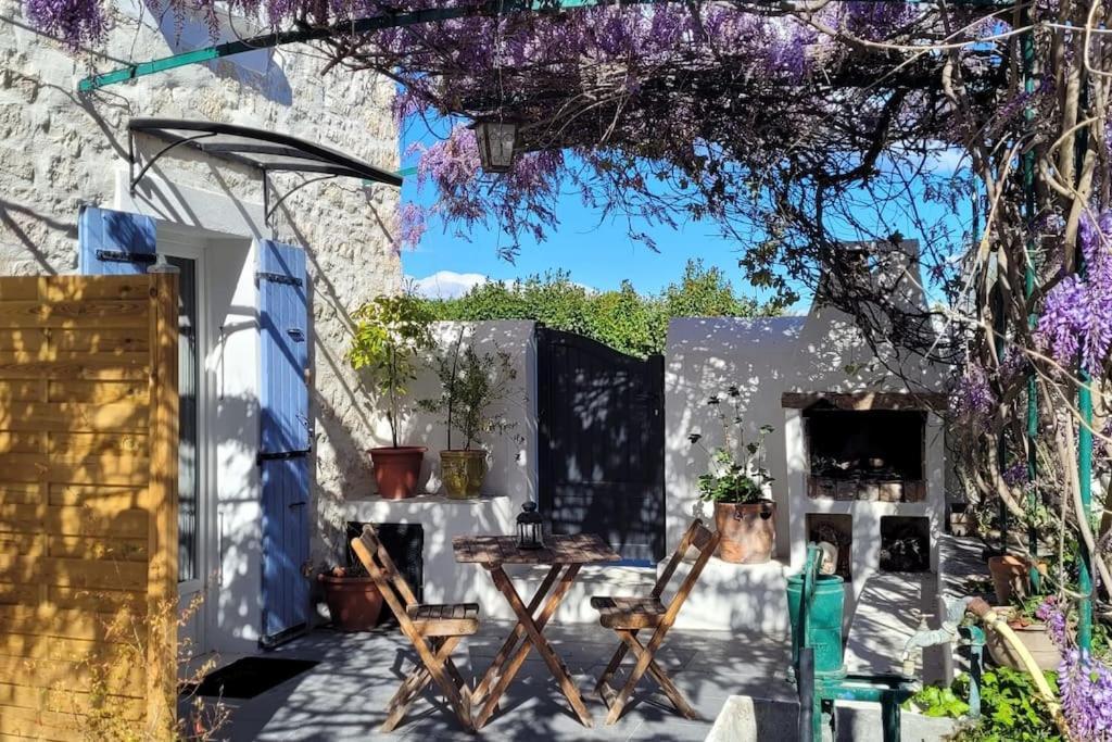 Location Appartement Dans Mas Provencal モントゥー エクステリア 写真